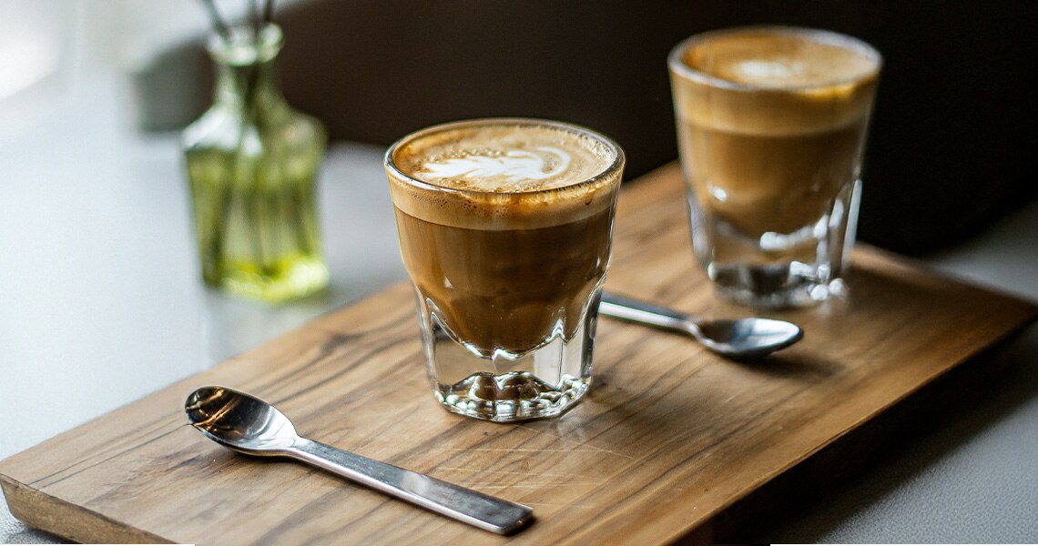 Taza de café cortado
